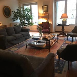 Berges Du Rhone/ Chambre Avec Balcon